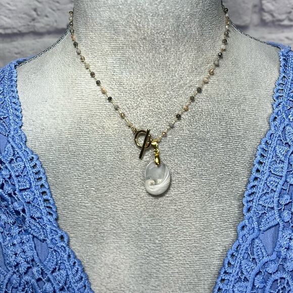 Handmade Shell Pendant Necklace - Picture 3 of 6